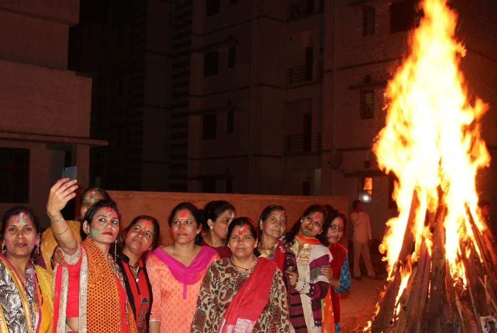 holika dahan 2021 know about shubh muhurt in Gorakhpur