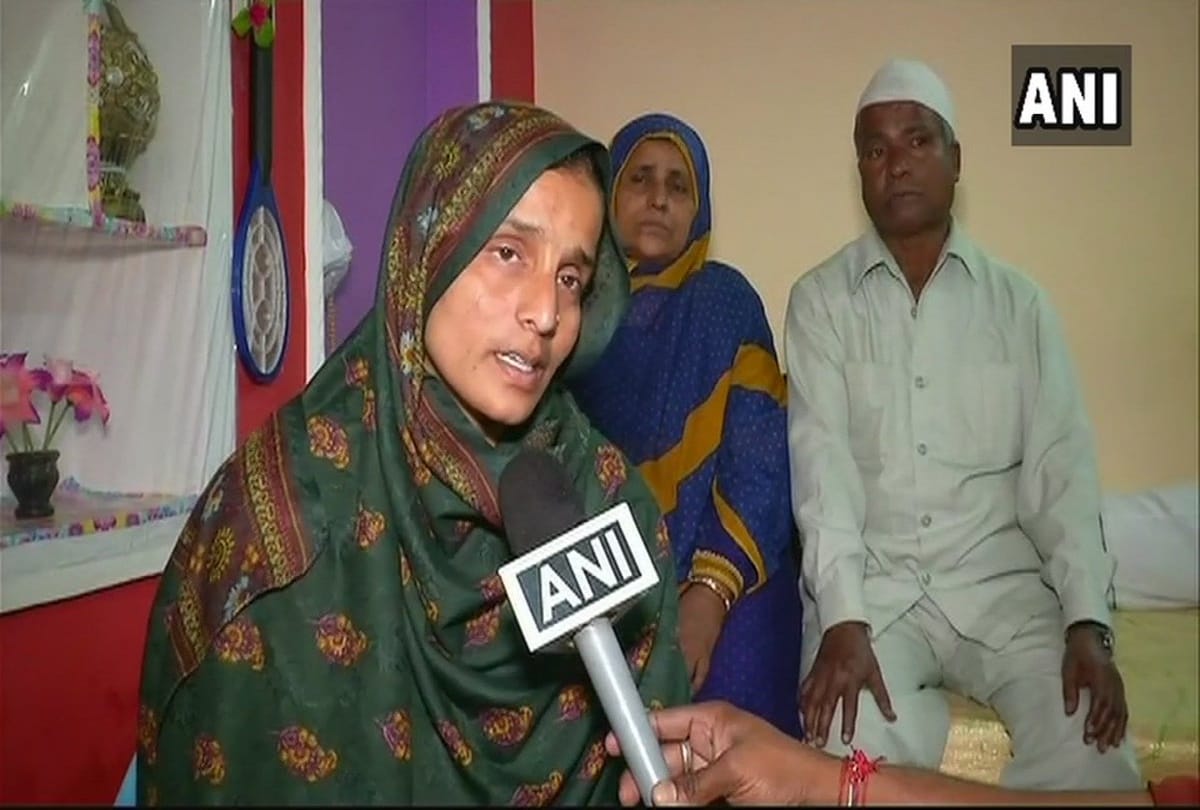 Hyderabad women Mohammadi Begum returns from Pakistan after EAM Sushma Swaraj help 