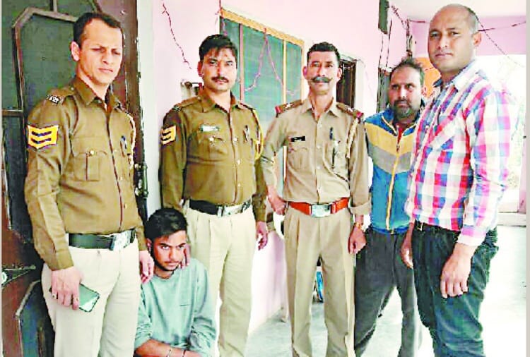 2808 नशीले कैप्सूल की खेप की साथ धरा आरोपी