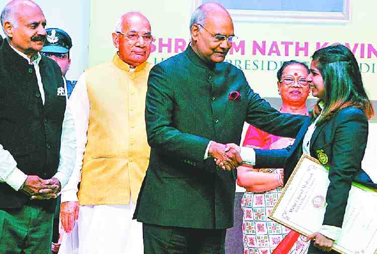president ramnath kovind praised neerja bhanot, phogat sisters