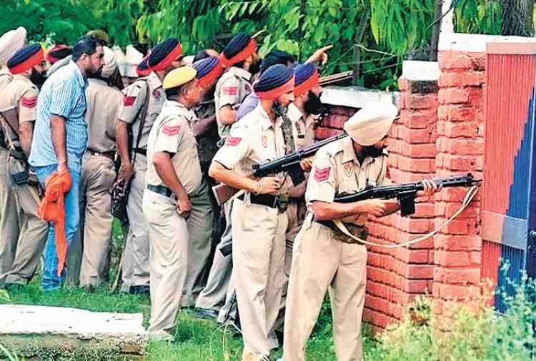 punjab police arrested seven gangssters from marriage in ludhiana