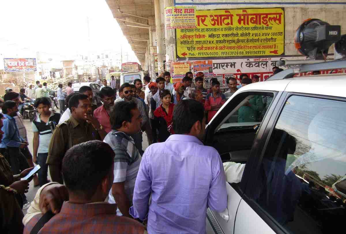 BJP sansad safari hit car in uttar pradesh
