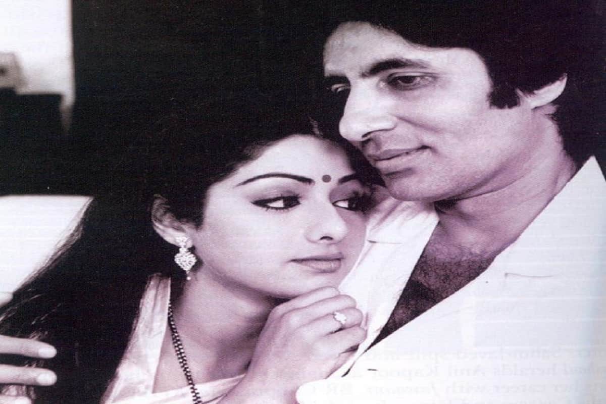 Amitabh Bachchan shares funny picture in robe and asked question, Fans gave reply saying this is rekha ji hand