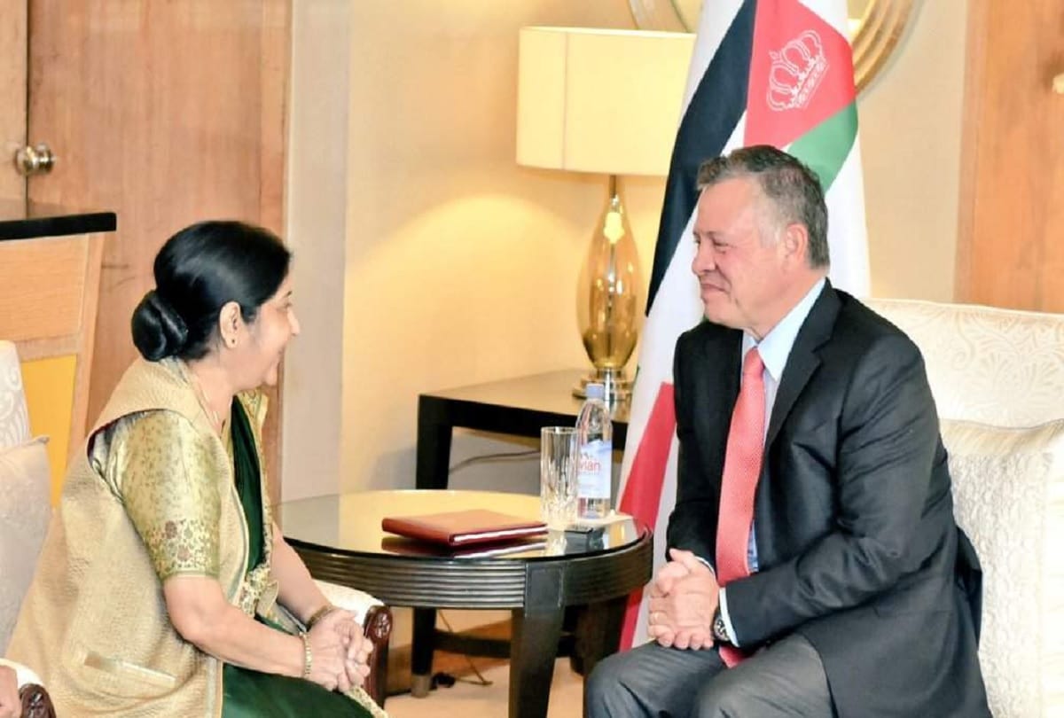 Foreign Minister Sushma Swaraj meets Jordan's King Abdullah II bin Al Hussein