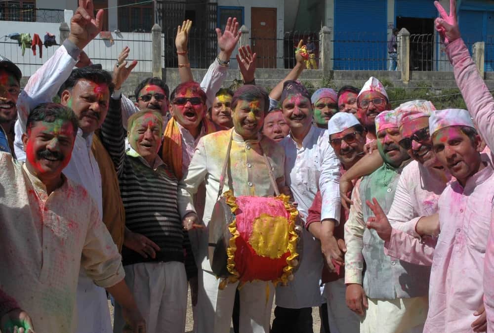 finance minister prakash pant dance on holi