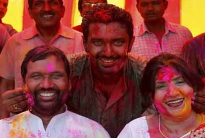 Holi remebers Lalu Prasad Yadav, forget these others difficulties too