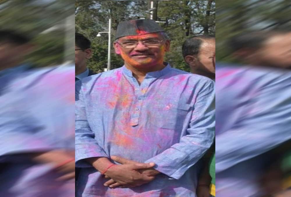 Harish rawat wish holi to cm trivendra in different style
