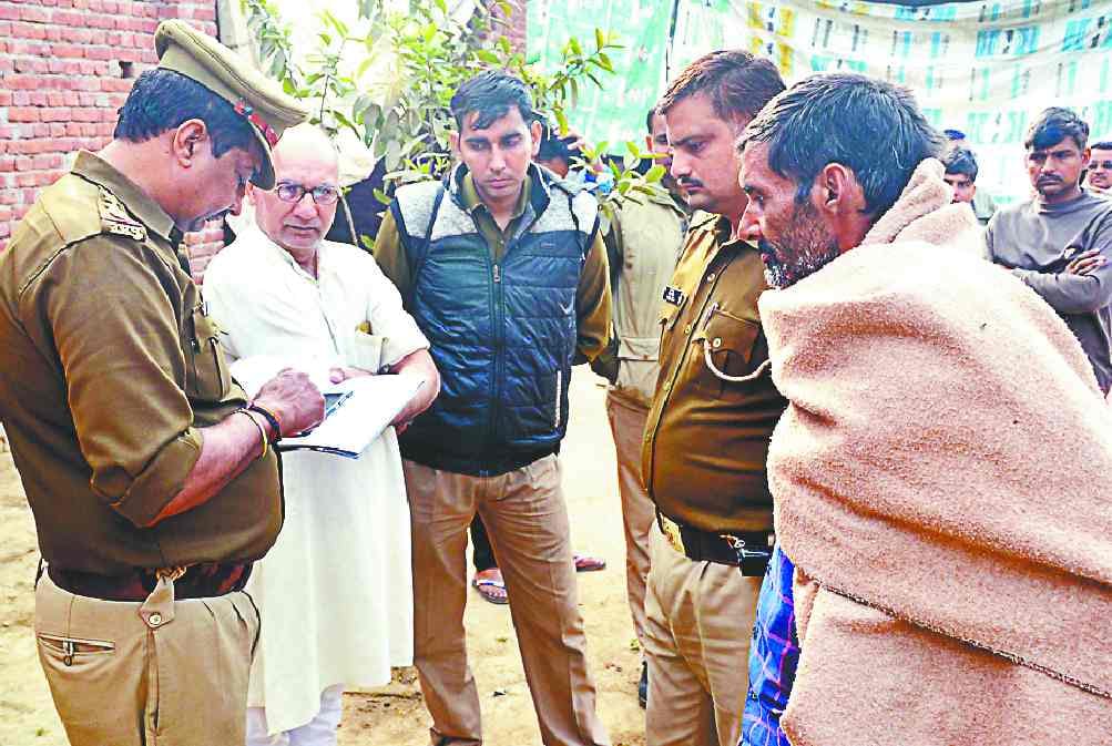 15 lakh robbery on dairies by making servants mortgaged