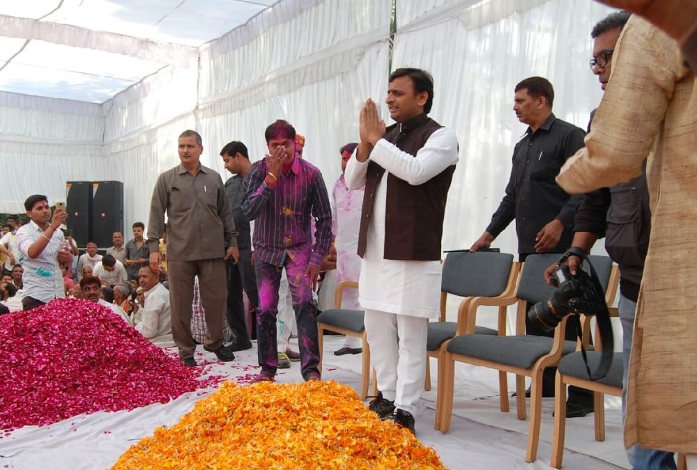 akhilesh yadav and shivpal yadav commment on each other.