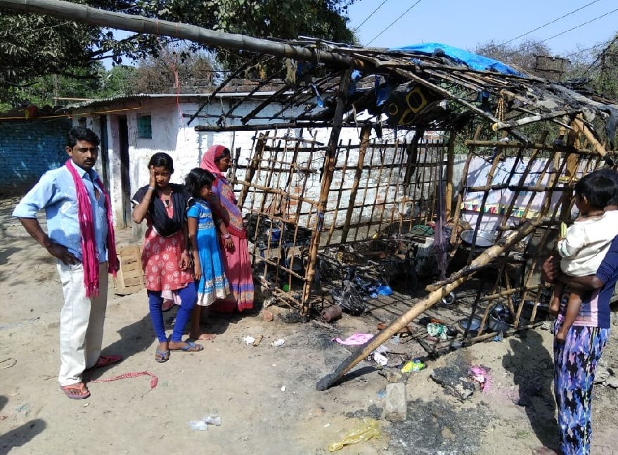 विशुनपुर में अंबेडकर की प्रतिमा तोड़ने पर बवाल