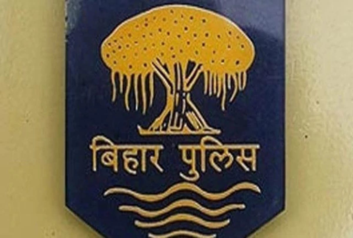 Sub Inspector arrested who danced on road after drunk