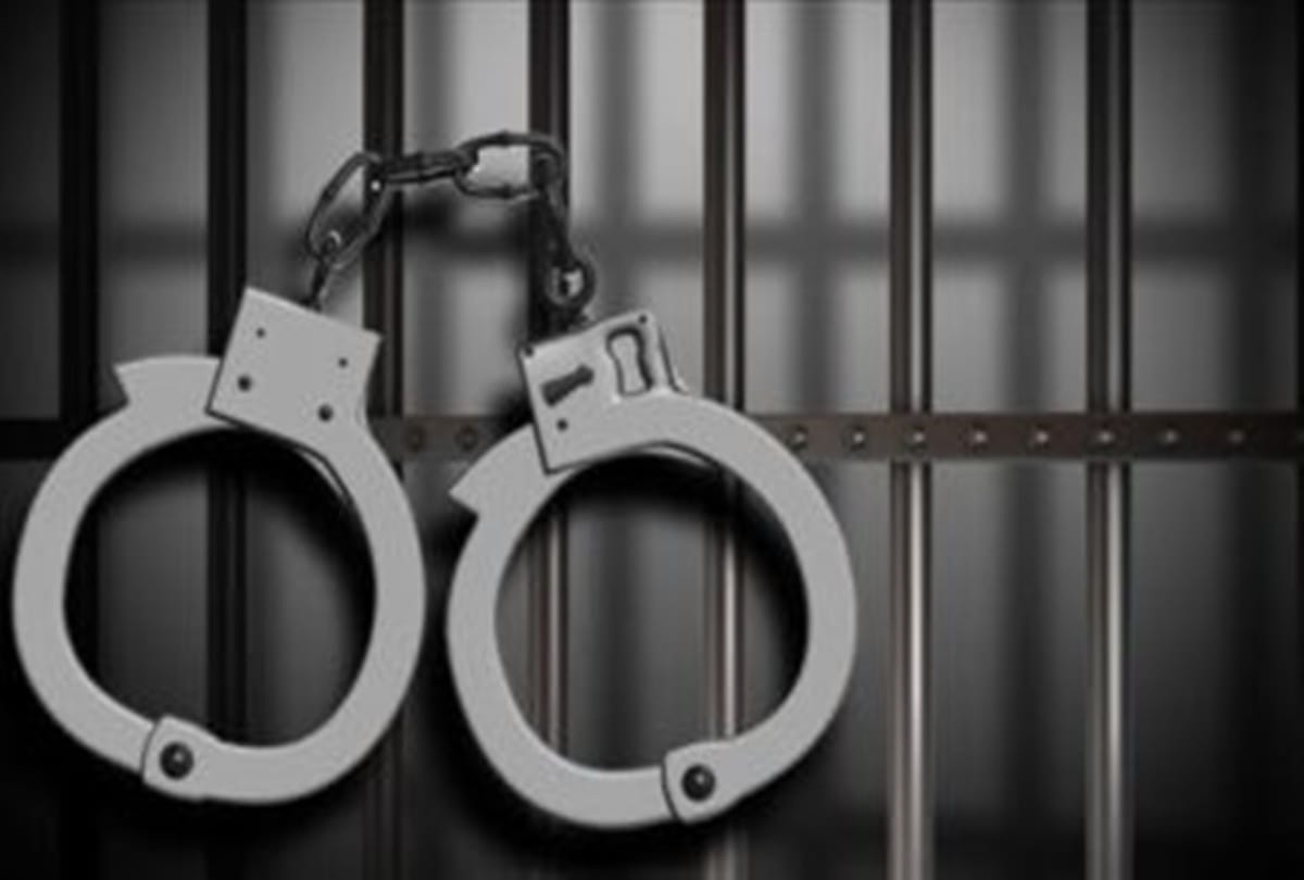 Sub Inspector arrested who danced on road after drunk