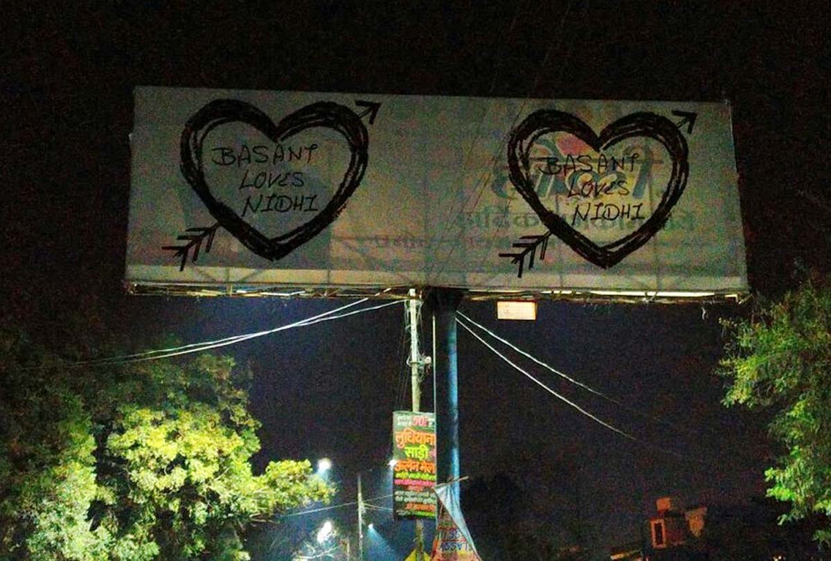 basant loves nidhi hoarding in kanpur