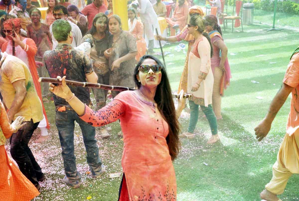 holi festival with annu awasthi in kanpur
