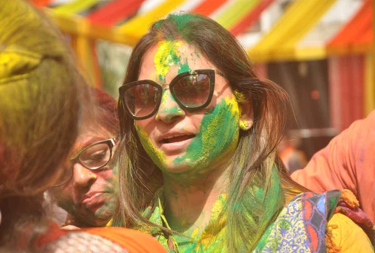 holi festival with annu awasthi in kanpur