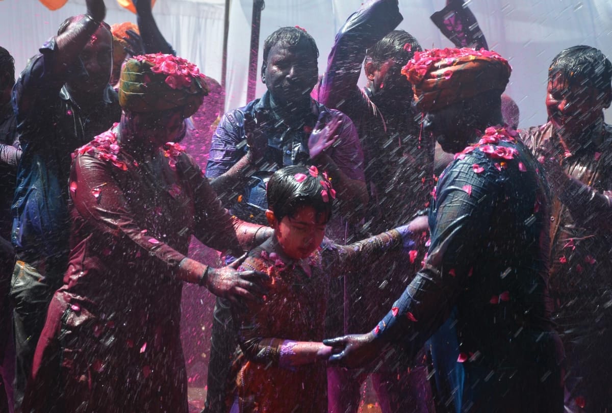 holi of police officers in lucknow