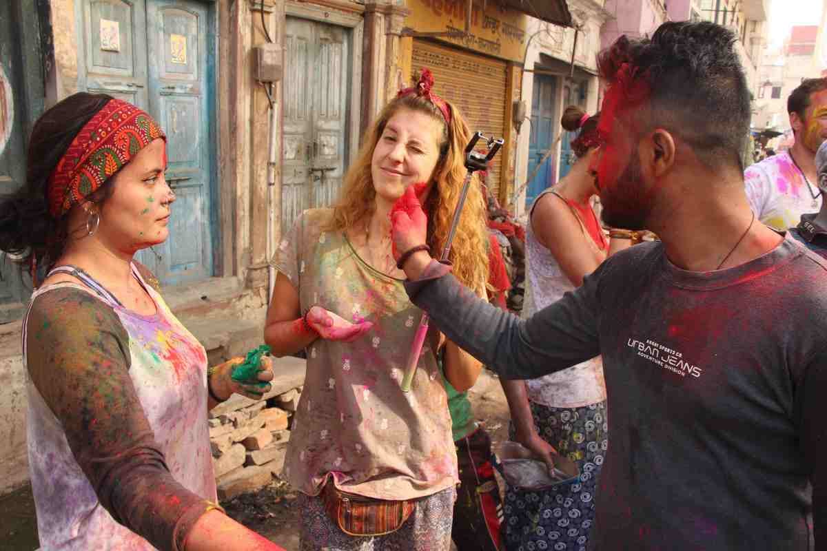 Holi 2019 celebrate holi festival with colour according to zodiac sign