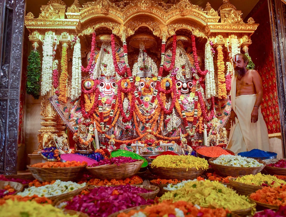 know unknown facts of jagannath puri rath yatra temple and gods statue