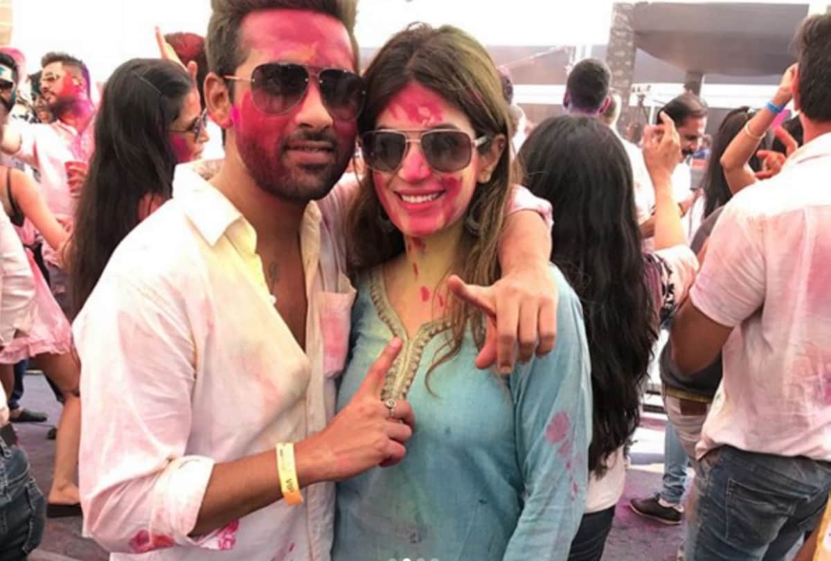 view pics of puneesh sharma and bandgi kalra on holi