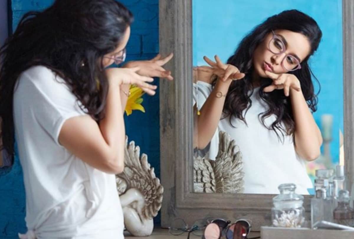 shradhha kapoor is not just an actress but she is also a dancer and singer