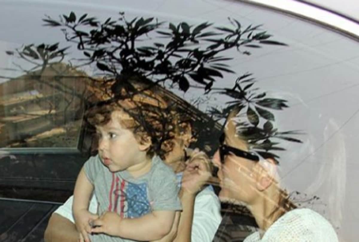Taimur spotted with mom Kareena Kapoor Khan outside Karisma house