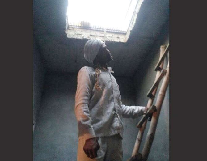 hisar man killed wife with axe and commits suicide