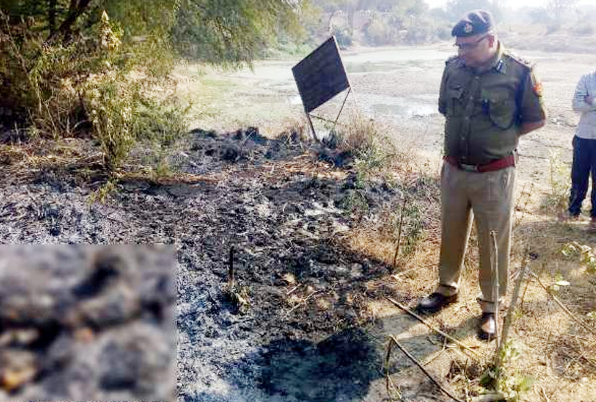 forensic team collect relic of the body of woman after cooling down Holika