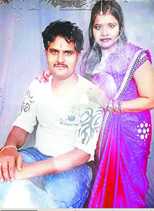 Marital murder, husband looking for police