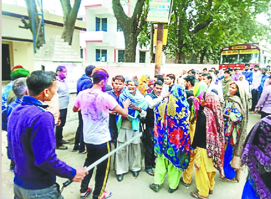 On the death of the child, villagers angry
