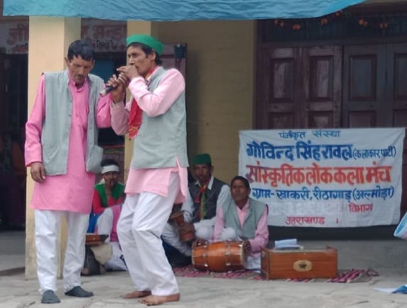 Health related information through street play
