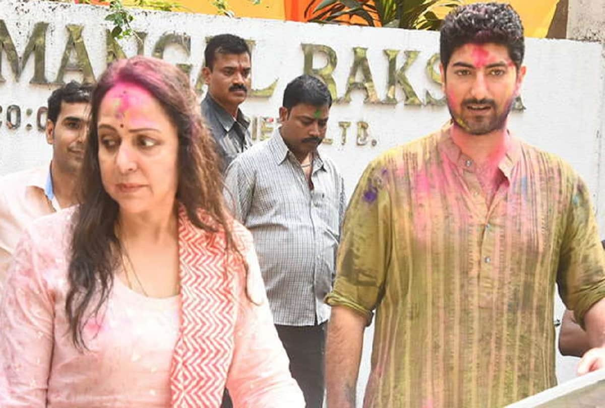 hema malini celebrated holi with esha deol and bharat takhtani