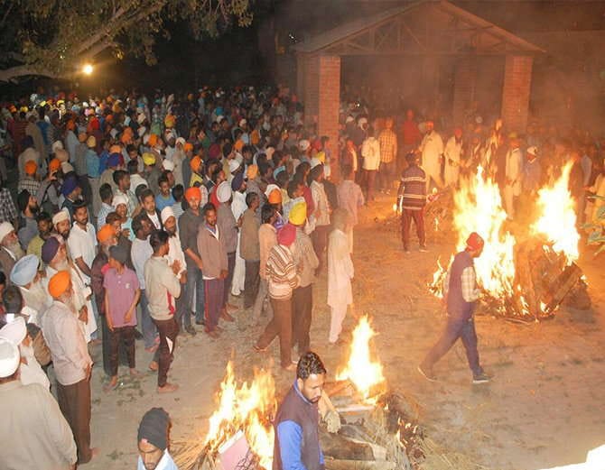 eight best friends killed in himachal pradesh highway accident, funeral at amritsar village