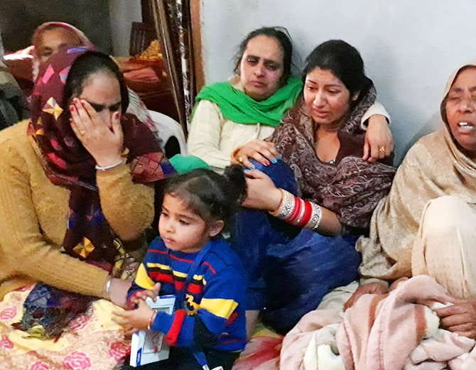 eight best friends of amritsar killed in road accident, funeral at amritsar village