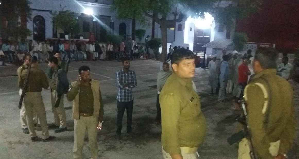 Stoning at Harshavardhana's mansion in Chandkina