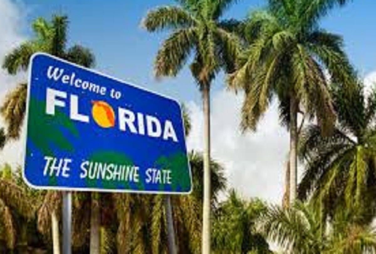 World facts Weird laws in the world, from smile all time to not flush after 10 PM Bizzare news