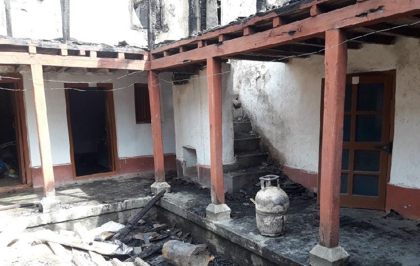 काष्ठकुणी शैली में बना था 25 कमरों का दो मंजिला मकान
