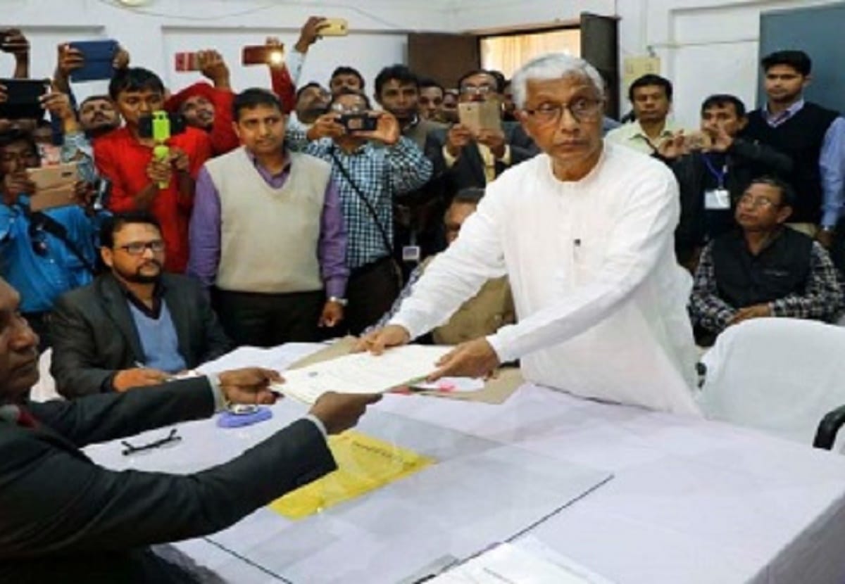Tripura: Manik Sarkar submitted his resignation to Governor Tathagata Roy