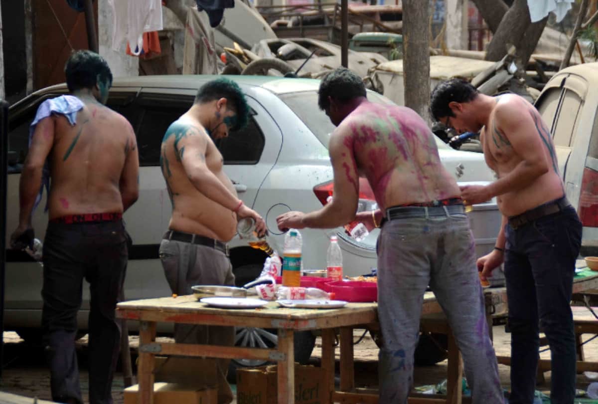 view pics of policemen who got drunk on holi at police station