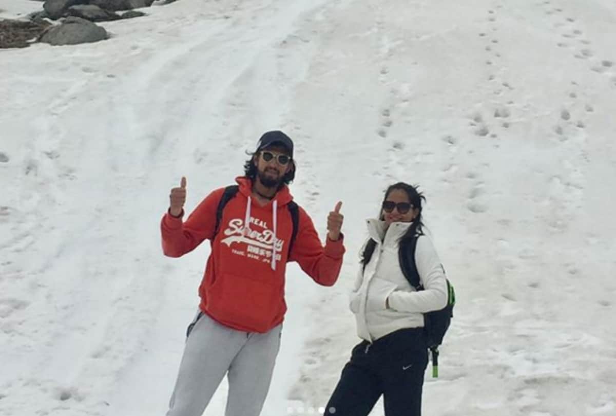 view pics of cricketer ishant sharma and his wife pratima on mountains