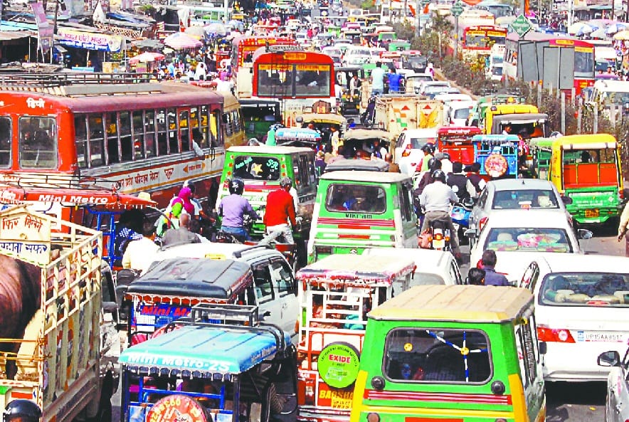 police nadaarad, jaam se joojha sheher