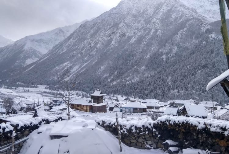 Fresh snowfall in Manali Rohtang Lahaul Himachal Pradesh