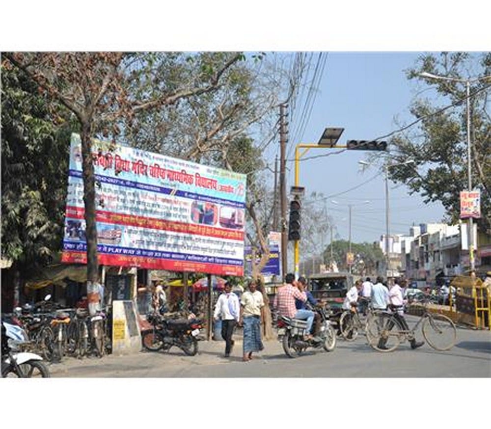 footpath disappear due to hordings