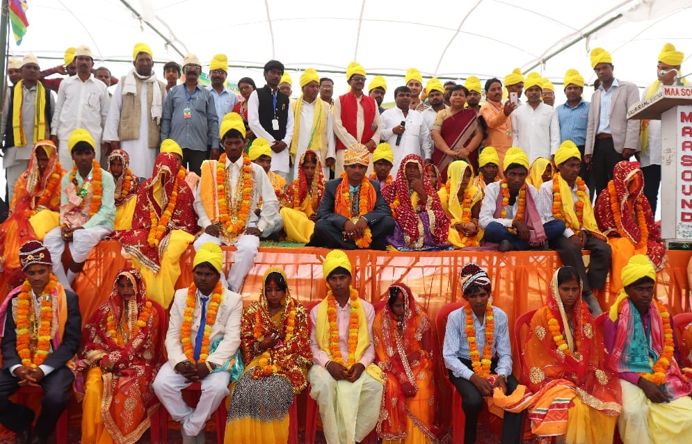 21 जोड़ों ने बिना दहेज लिए सात फेरे