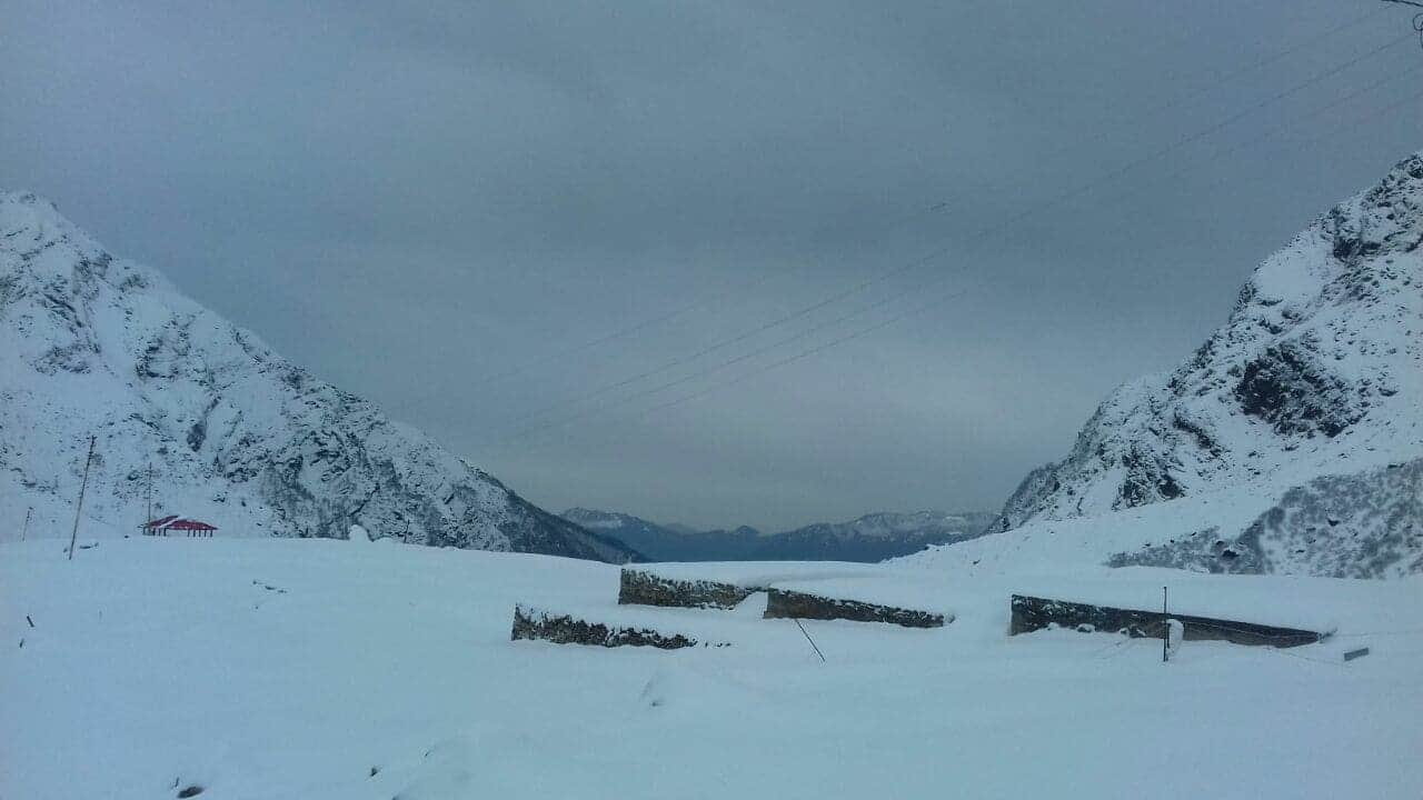 Snowfall cold weather in uttarakhand