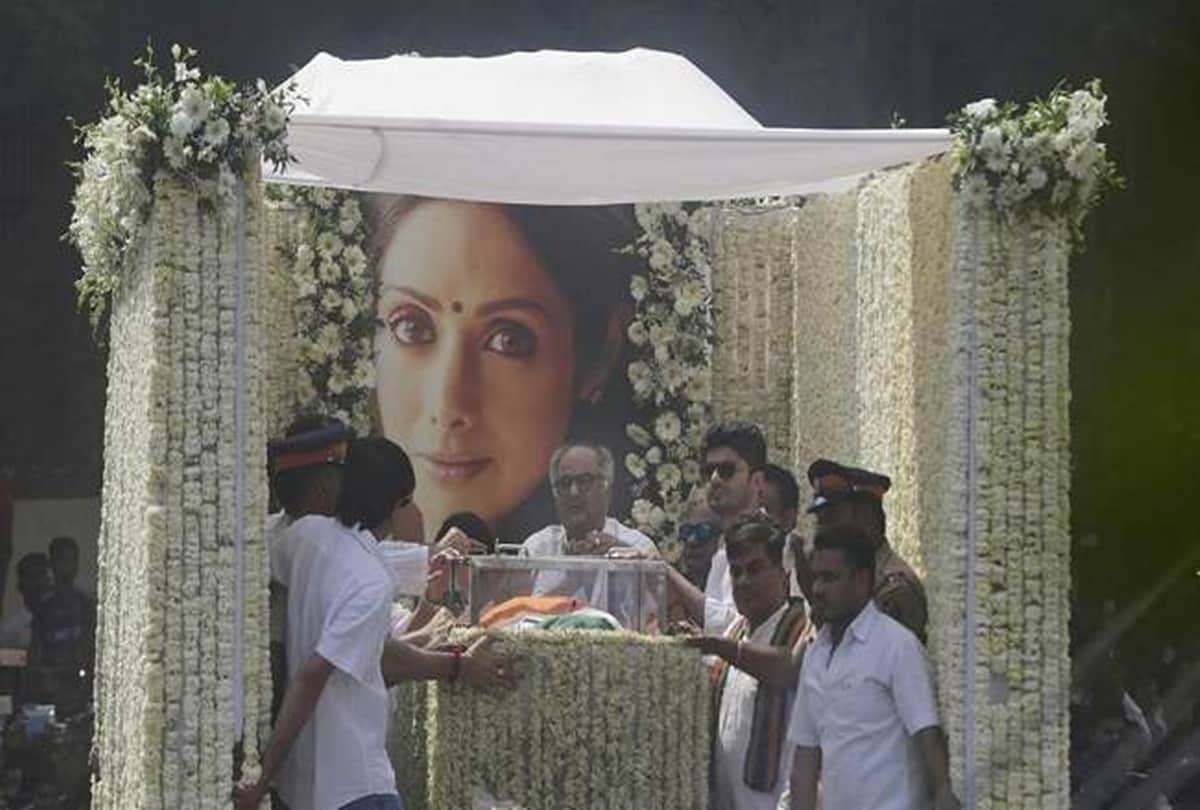 Sridevi ashes immersed in rameshwaram by boney kapoor