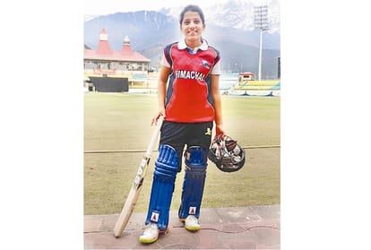 Tanuja Kanwar selected in indian women cricket team