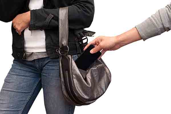 mathura rupess stolen from foreign tourists purses