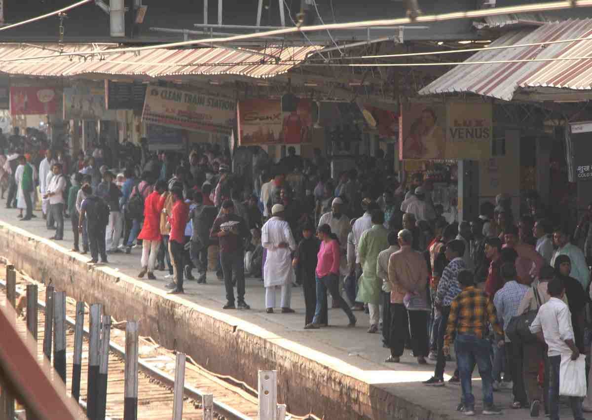 heavy rush of paasengers at railway station and bus stand after holi