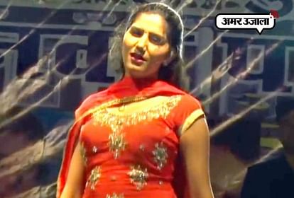 SAPNA CHOUDHARY DANCE IN BIHAR ON OCCASION OF HOLI CELEBRATION