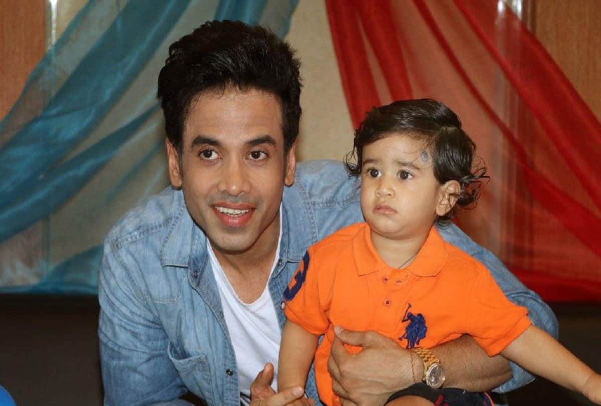 Fathers Day 2021: Single Fathers of Bollywood Karan Johar Tusshar Kapoor